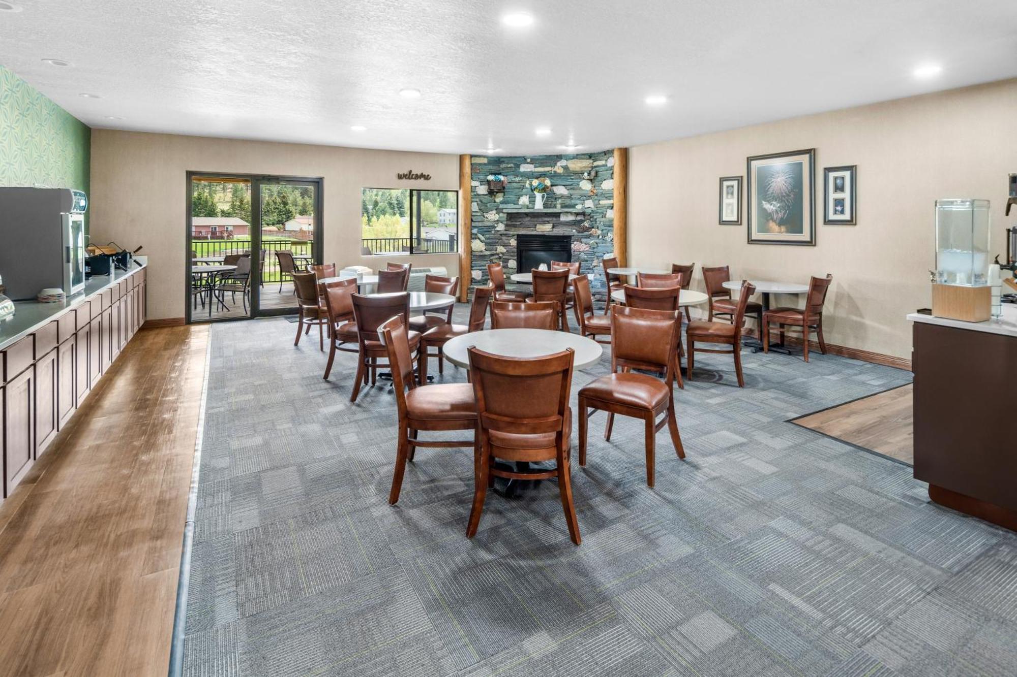 היל סיטי Everspring Inn & Suites מראה חיצוני תמונה