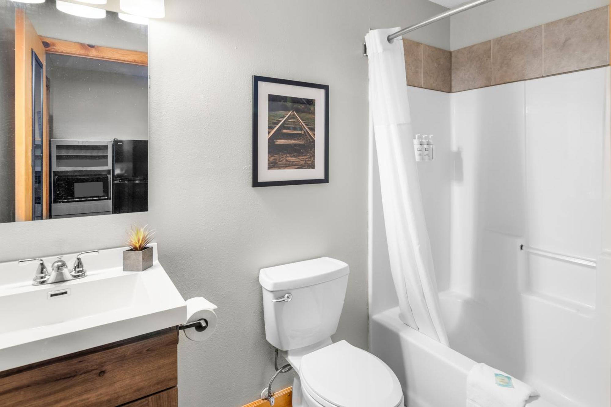היל סיטי Everspring Inn & Suites מראה חיצוני תמונה